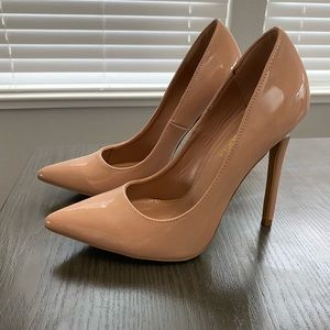 NUDE PUMPS SIZE 7